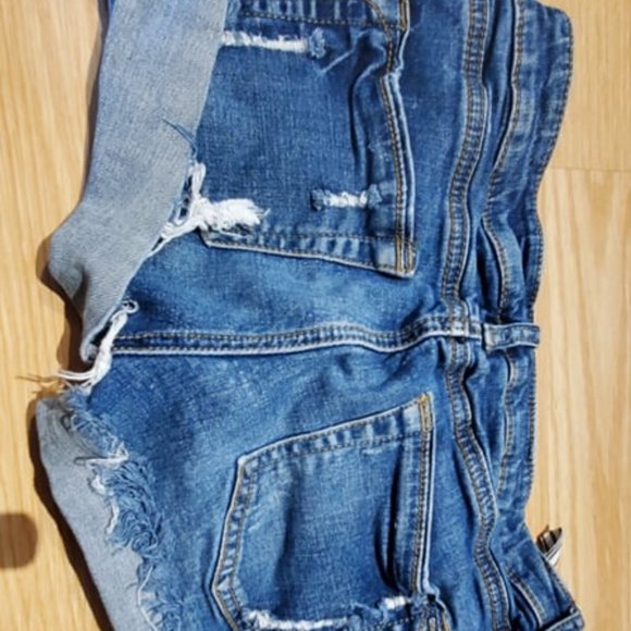 Garage short shorts - Picture 1 of 6